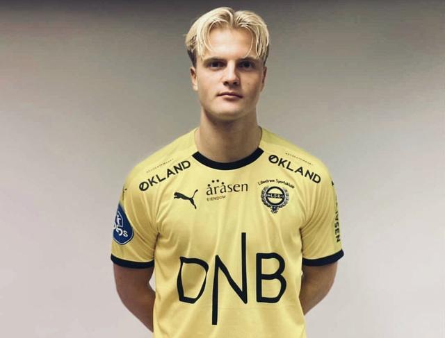 有了他，巴萨还需要花1亿买中锋吗？（有他坐镇，巴萨还要豪掷1亿引进中锋吗？）