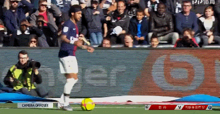 足球周刊：刘若钒曾想回成都却被徐正源拒绝，后获里卡多、穆斯卡特赏识