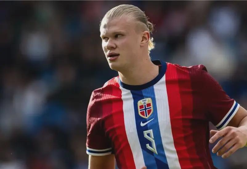 2025中冠奖项公布：厦门队张越包揽最佳球员、最佳射手（2025中冠奖项揭晓：厦门队张越荣膺最佳球员并加冕最佳射手）