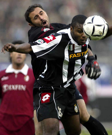 官方：法兰克福签下日本19岁后卫小杉启太，明年1月正式加盟（官宣：日本19岁后卫小杉启太签约法兰克福，明年1月入队）