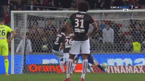 图片报：多特有意瑞典16岁中锋菲林，后者目前瑞典超9场进2球（德媒《图片报》：多特追逐瑞典16岁中锋菲林，瑞超9战斩获2球）