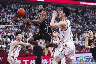 高清：英超利物浦遭绝平3-3 萨拉赫枯坐替补席（高清：英超3-3惊魂，利物浦遭读秒扳平 萨拉赫全场未登场）