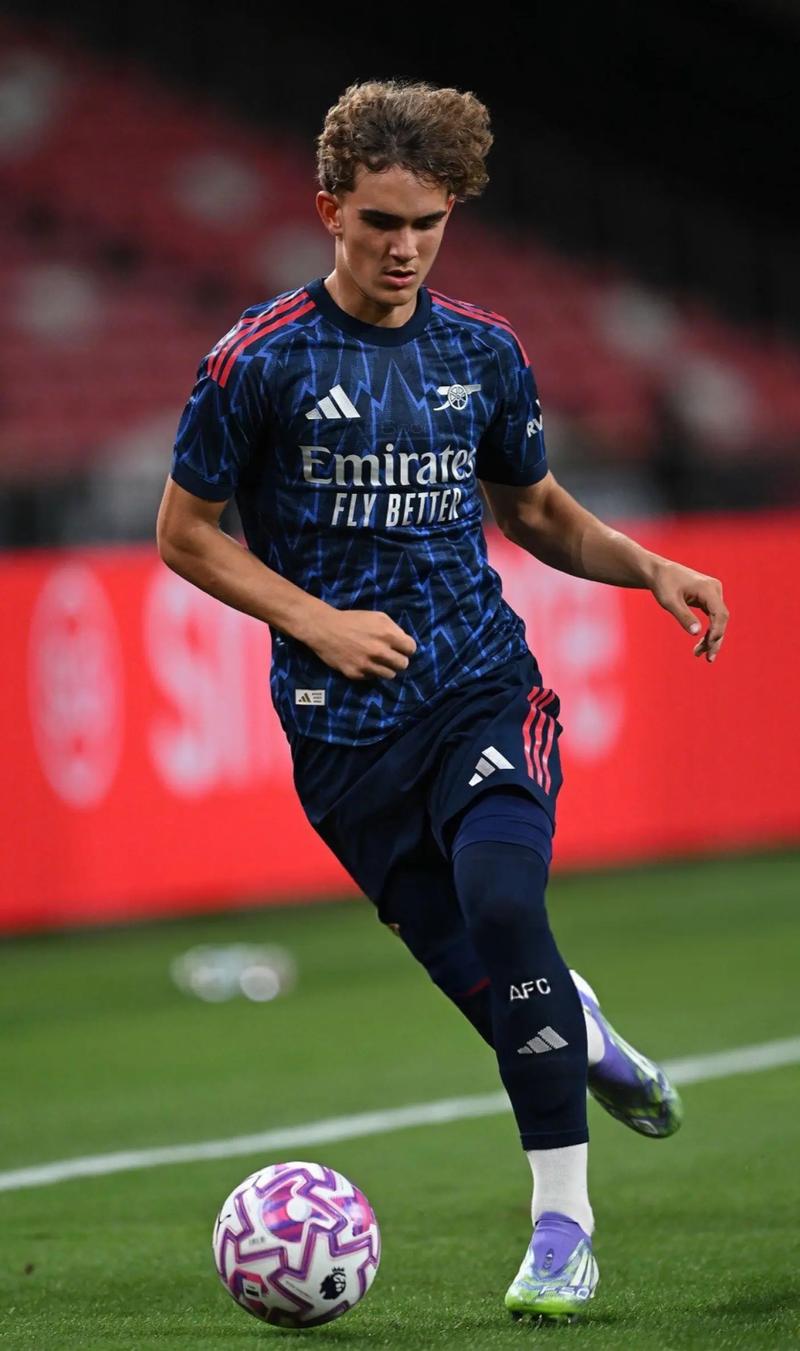 米亚托维奇：皇马应如待C罗般给姆巴佩喂球；我们当年不谈裁判（米亚托维奇：皇马应像对待C罗一样为姆巴佩输送炮弹；当年我们从不讨论裁判）