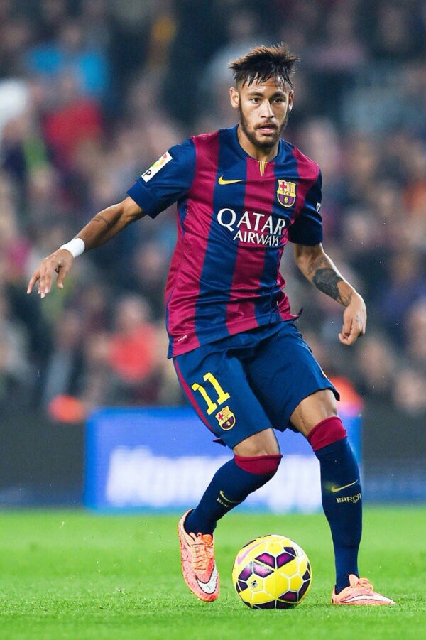 记者：曼城与赫罗纳就外租维托尔-雷斯的谈判进展越来越顺利（记者称曼城与赫罗纳就维托尔-雷斯租借事宜谈判加速推进）