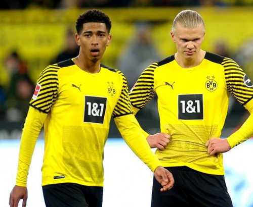 记者：邓卓翔尚未与三镇有进一步沟通，三镇目前也没换帅消息（记者：邓卓翔与三镇暂无进一步沟通，球队暂未有换帅动向）